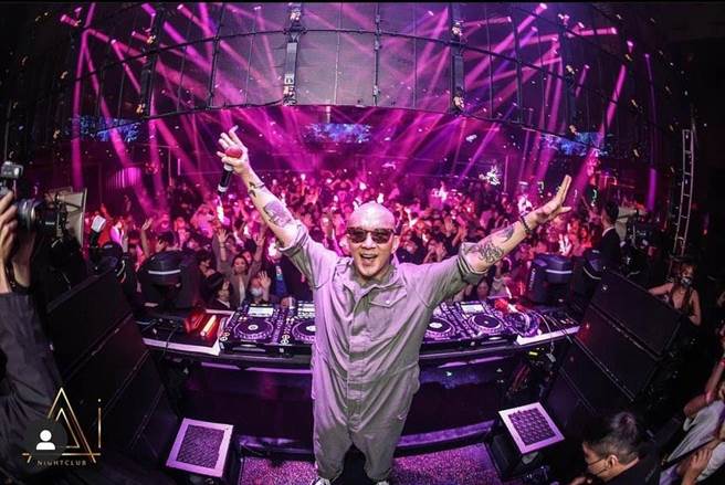 具俊晔4月时曾在台湾举行DJ秀表演。（摘自IG）