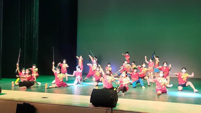 斗六國中的武術隊實力堅強，全縣武術比賽半數以上都獲金牌。（斗六國中提供）