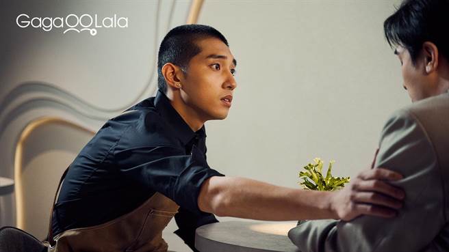 徐韬在剧中暗恋谢佳见，两人有不少亲密戏。（GagaOOLala提供）