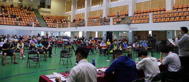 桃市府先前举办14场航空城机场园区及附近地区安置土地抽籤暨配地说明会，申请作业明日截止。（地政局提供／蔡明亘桃园传真）