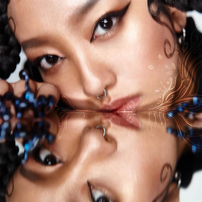 Kivi 發行首張母語創作專輯《分水嶺 Padiyudr》。（Nanguaq那屋瓦提供）