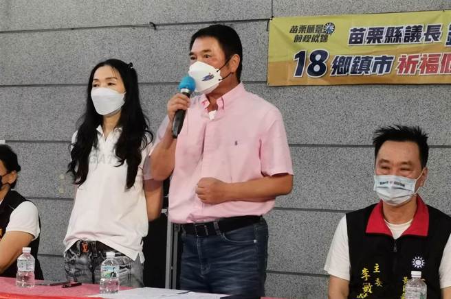 国民党今徵召农田水利署前苗栗处长谢福弘参选苗栗县长，党籍苗栗县议长锺东锦在脸书表示，将与谢、民进党提名的徐定祯、以及宋国鼎「四强鼎立」，暗示参选到底，引发恐违纪参选争议。党务人士表示，现阶段先持续沟通。（谢明俊摄）