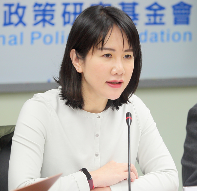 国民党立委谢衣凤。（张铠乙摄）