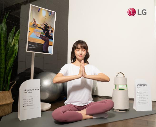 LG StanbyME闺蜜机，主打在家中不受线材限制，能到处移动使用，自2月上市以来就销出4000台之多，定价3万2900元。（LG提供）