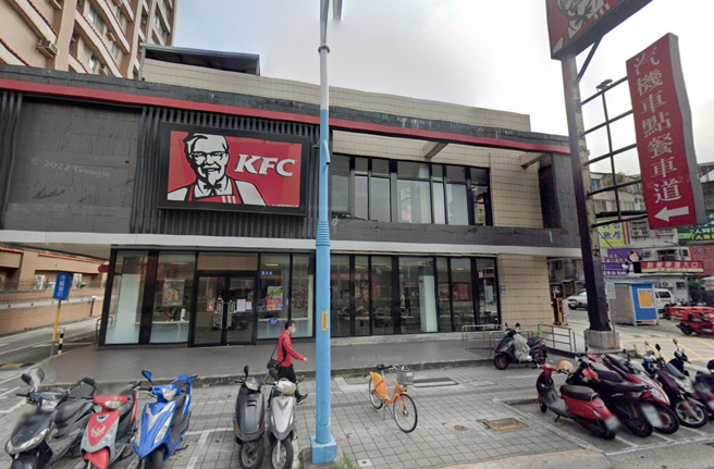 芦洲唯一的肯德基三民店无预警宣布熄灯，让在地人相当不舍。(图／Google Map)