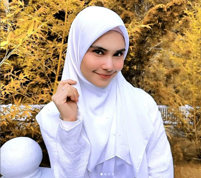 马来西亚女知名艺人菲达（Rafidah Ibrahim）。(图/截自rafidahibrahim IG)