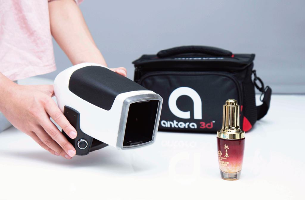 舒沉香肌之春耗資百萬的Antera3D肌膚檢測儀，能精準測量出多項肌膚狀況，找出肌底問題。(圖/業者提供)