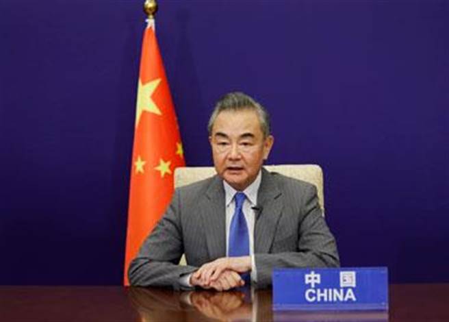 王毅出席上合組織歷史現狀和前景圓桌會籲建更緊密命運共同體。（中國外交部）