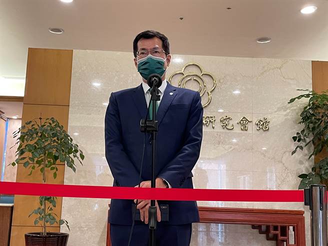 民進黨立委羅致政今（30日）在立院受訪表示，沒有所謂備胎、備案問題，提名的決定權在黨內的選對會。（葉書宏攝）