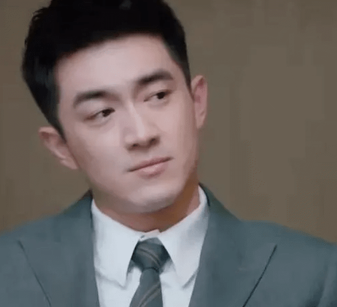 林更新脸颊肿胀、脖子爆粗。（图／取材自搜狐娱乐）