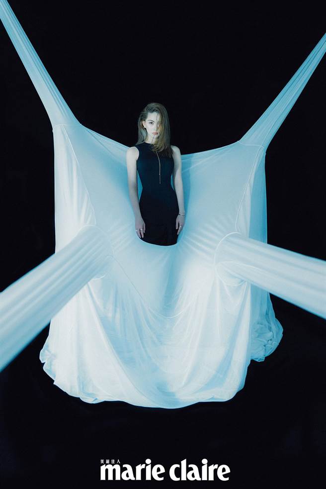 昆凌產後1個月迅速恢復，秀出姣好身材。（Marie Claire美麗佳人提供）