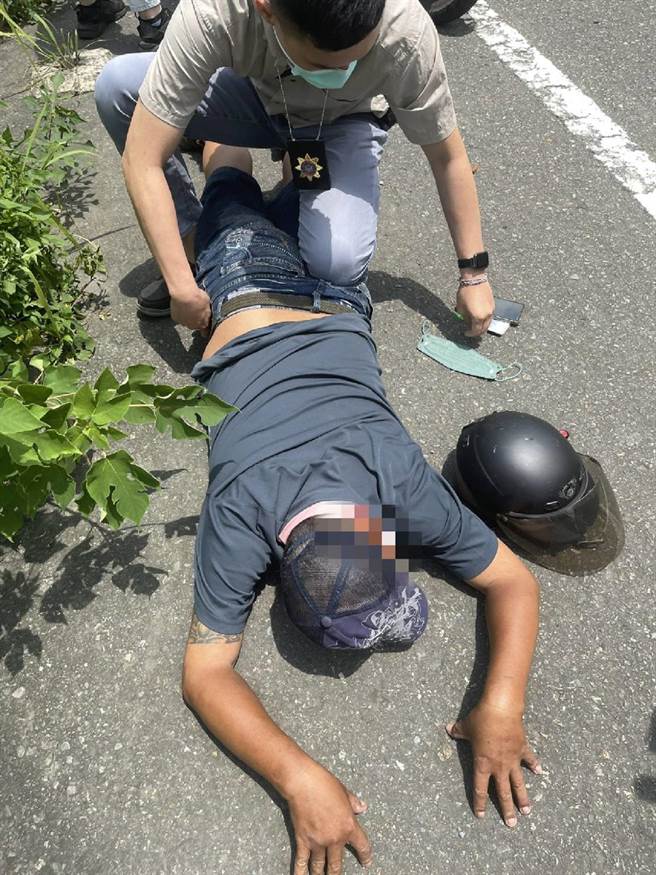 雲林縣2男子搶奪女移工還至廟宇行竊，檢方聲押獲准。（虎尾警分局提供／張朝欣雲林傳真）