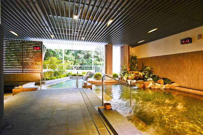 大地酒店露天风吕户外区。（大地提供）