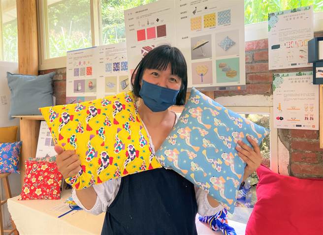 锦鲤产业开发客源结合大学设计文创产品贴近年轻人。(吕筱蝉摄)