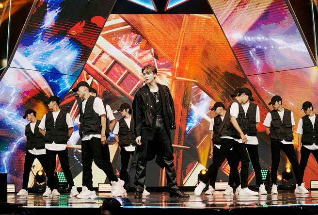 陈立农精彩舞蹈表演嗨翻全场。（野火娱乐提供）