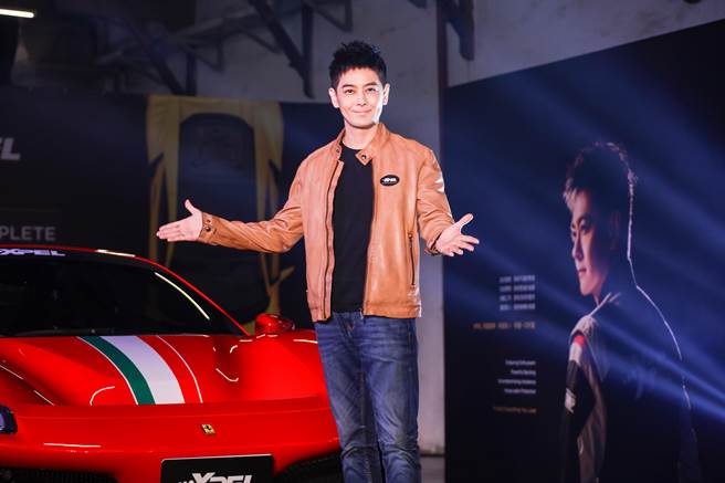 林志颖亲驾爱车法拉利出席代言记者会。（罗永铭摄）