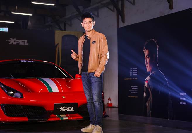 林志颖亲驾爱车法拉利出席代言记者会。（罗永铭摄）