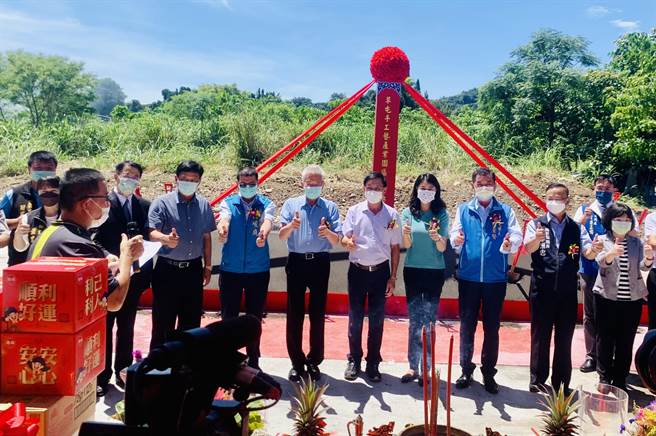 草屯手工藝產業園區動土，未來每年將創造25億元產值。（廖志晃攝）