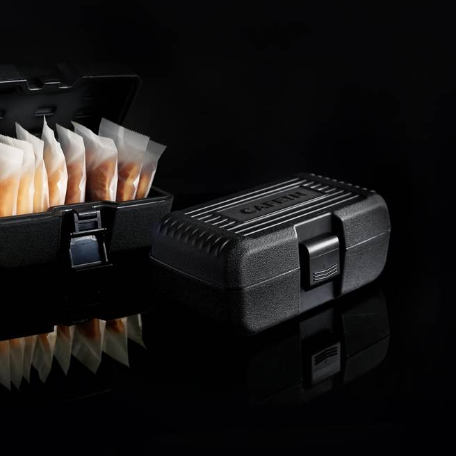 CAFE!N × LADY M COOK!ES BOX千层酥饼乾礼盒。（CAFE!N 提供）