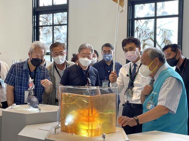 受疫情影响，导致国际旅游交流等活动中断，台湾与韩国在睽违2年后，30日在新竹市举办「第35届台韩观光交流会议」，会后并安排走访新竹市，了解地方特色。（图/ 中央社）