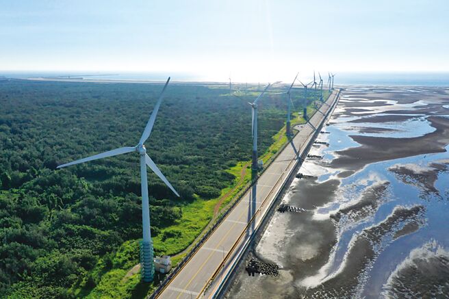 全球最優20風場有16座在台灣，台中港成東南亞最大離岸風電港，外商與台企風電能源產業國際高階人力進駐，帶旺房市需求。圖／業者提供