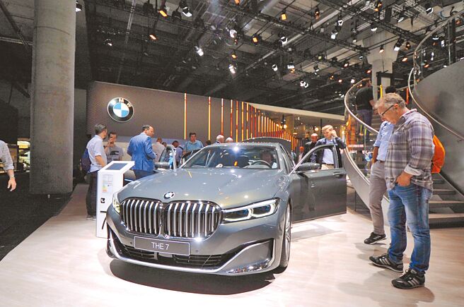 拥有欧盟最大汽车市场的德国决定妥协，欧盟决定在2035年停止在其境内销售所有燃油车。（中新社）