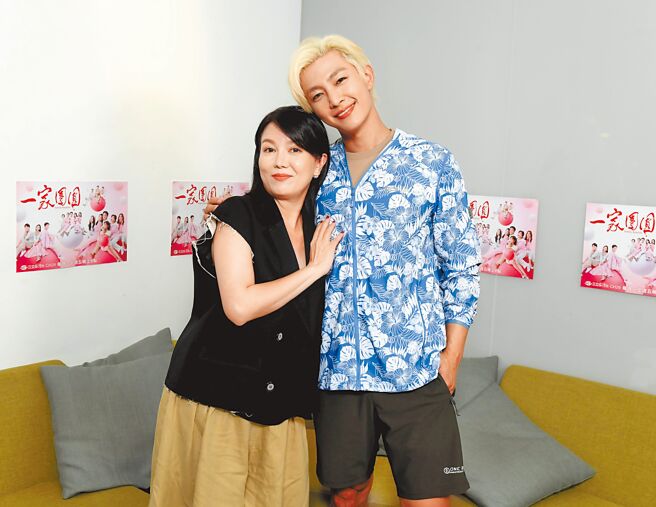 苗可麗（左）和炎亞綸難得同台演戲。（三立提供）