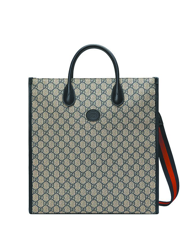 GUCCI GG LOGO BLUE午夜蓝肩背托特包，6万1200元。（GUCCI提供）