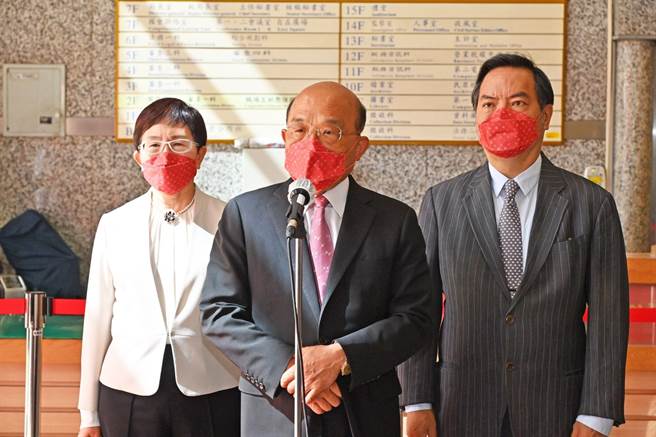 针对300亿中央扩大租金补贴遭质疑是选举绑桩政策，行政院长苏贞昌今天反呛，过去国民党执政照顾不到，现在不用酸葡萄。（行政院提供）