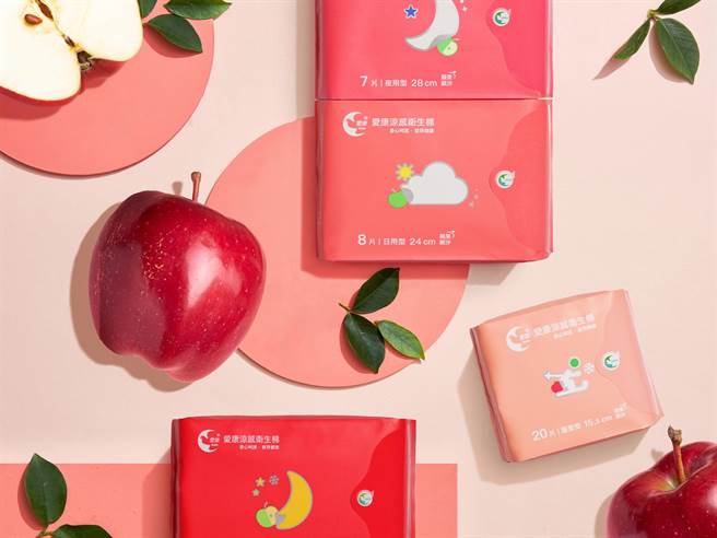 凉感果香棉苹果缤沙赶走闷、热、黏的不适感，守护女孩的健康，舒适自在享受每次的生理期。图片来源：爱康凉感卫生棉。
