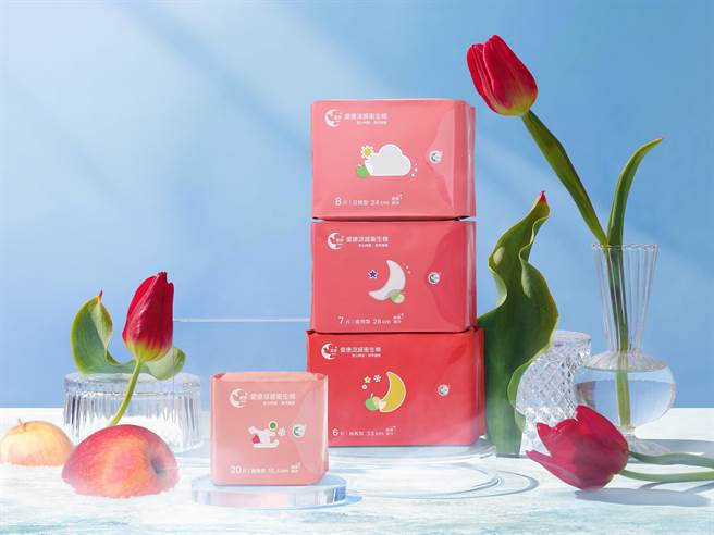 凉感果香棉苹果缤沙赶走闷、热、黏的不适感，守护女孩的健康，舒适自在享受每次的生理期。图片来源：爱康凉感卫生棉。