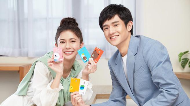 （LINE Bank祭「海外无脑神卡」点数回馈LINE POINTS 2.8％。图／LINE Bank提供）