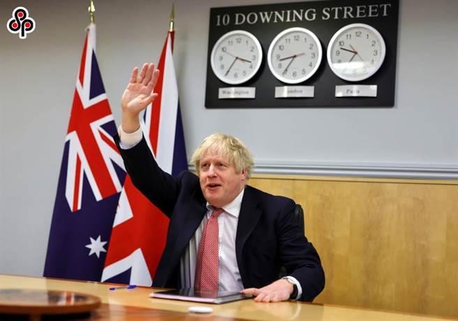 英美批北京未履行一國兩制下對港人承諾  。圖為2022英國首相強森今年2月17日和澳洲總理視訊會議。（摘自英國首相強森推特）