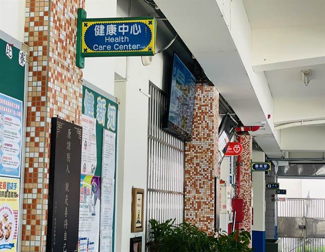 育英国小创校至今58年，长期无独立警卫室相当不便。（陈淑娥摄）