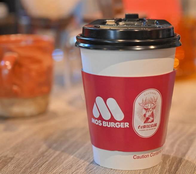 台東縣府攜手摩斯漢堡，台東紅烏龍今起全台門市喝得到。（台東縣府提供／蔡旻妤台東傳真）