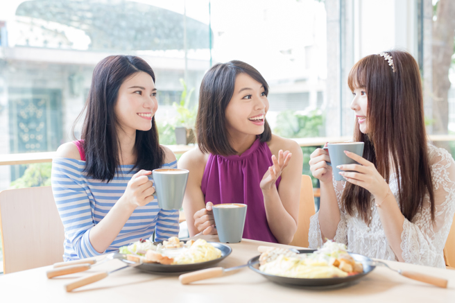 双鱼座、天秤座及狮子座通常顏值高，而且说话又很幽默，因此在群体中容易受关注。(示意图/达志影像)