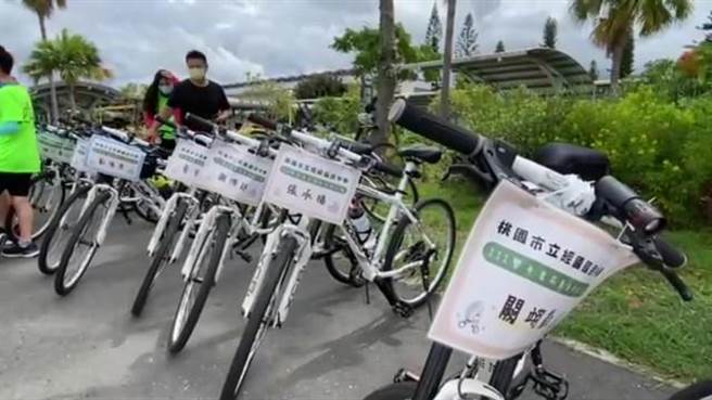 桃园经国国中师生挑战4天3夜花东自行车之旅。（蔡旻妤摄）