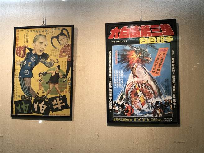 五顏六色的电影海报，随着戏院走入歷史消失了。（李金生摄）