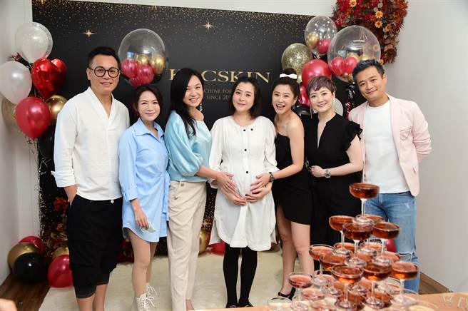 李燕的眾星友都前來祝賀，現場相當熱鬧。（三立提供）