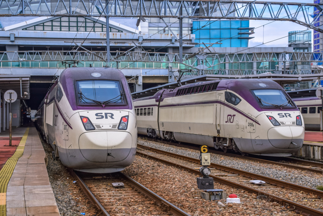 由釜山前往首爾水西站的338號水西高鐵（SRT）當地時間今天下午3時25分在大田操車場站附近發生出軌事故。(示意圖／shutterstock)