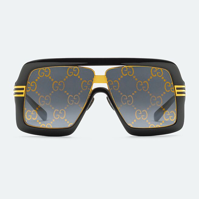 Gucci方形镜框太阳眼镜，2万2100元。（Gucci提供）