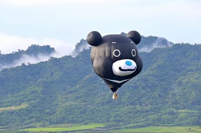 台东热气球嘉年华今天在鹿野高台揭开序幕。（庄哲权摄）