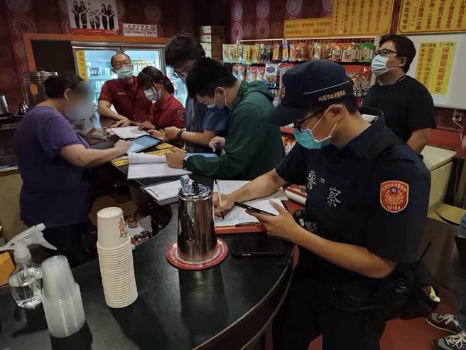 青春专案开跑，芦竹警强力扩检防制少年涉及不法。(翻摄照片／蔡依珍桃园传真)