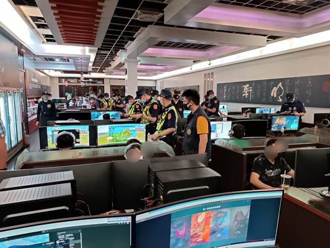 青春专案开跑，芦竹警强力扩检防制少年涉及不法。(翻摄照片／蔡依珍桃园传真)