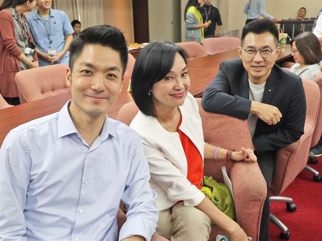 国民党台北市长蒋万安声援柯志恩，强调不应有年龄、性别歧视。（摘自蒋万安脸书）