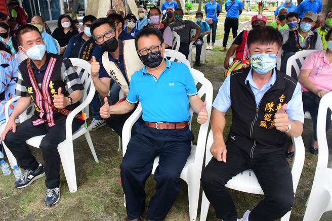 張國洲（左起）、洪宗楷、賴坤成、陳銘風4人，2日在馬卡巴嗨系列活動記者會上同框。（莊哲權攝） 