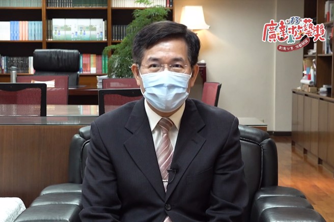 教育部潘文忠部长致词。（广达文教基金会提供）