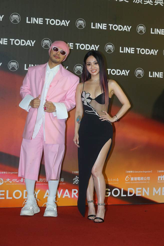 黄明志和陈芳语演唱的〈玻璃心〉入围「年度歌曲奖」。（罗永铭摄）