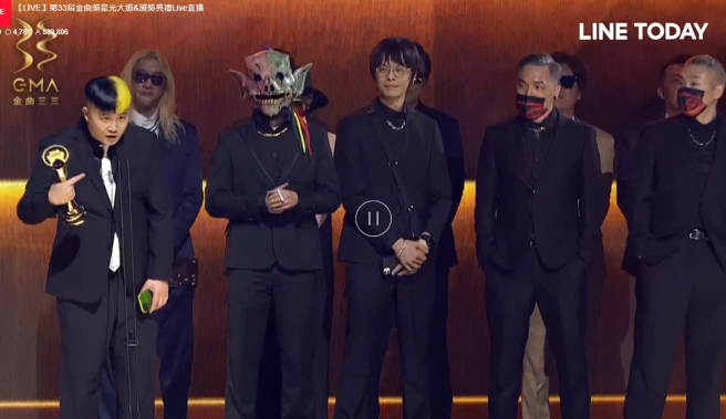 血肉果汁機鼓手陳彥文(左)霸氣表示：「這是我應得的！」，因為他們就是付出了這麼多的努力。（圖／取自LINE TV）