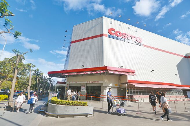 美国好市多总部将斥资312亿元收购大统集团的45％股权，全资经营台湾好市多。图为好市多内湖店外观。（杜宜谙摄）